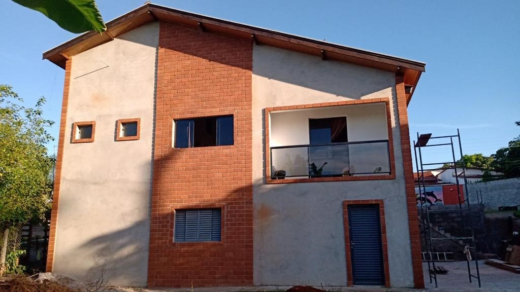 11 Plaqueta Vermelho Obra Tania Salto de Pirapora